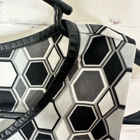 Apt 9 small black, gray and white top - Picture 6 of 6